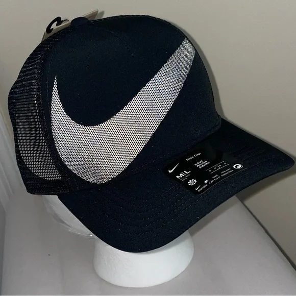 Nike Rise Dri-Fit Trucker Cap Size M/L - Picture 1 of 5